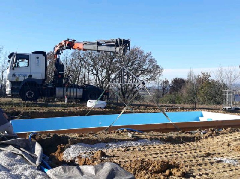 Piscine coque polyester Lac de Guery 9,10m x 3,80m à Castres
