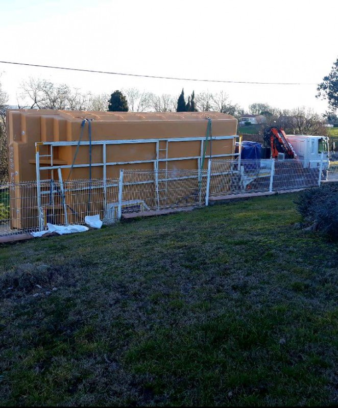 Piscine coque polyester Lac de Guery 9,10m x 3,80m à Castres