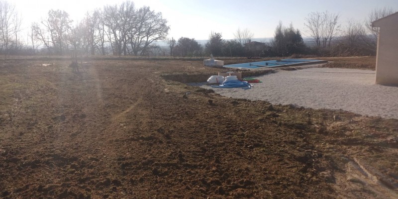 Piscine coque polyester Lac de Guery 9,10m x 3,80m à Castres