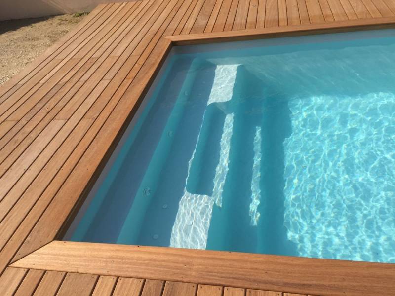 Piscine fond plat - LAC DE ROUSSET proche Muret 31