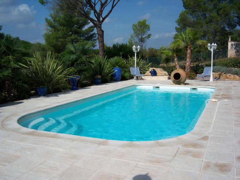 PISCINE FOND PLAT AVEC MARCHE DE SÉCURITÉ PÉRIPHÉRIQUE - UBAYE - PROCHE TOULOUSE 31