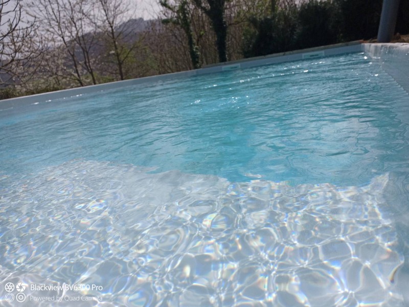 Installation d'une piscine à Coque polyester LAC DE NANTUA